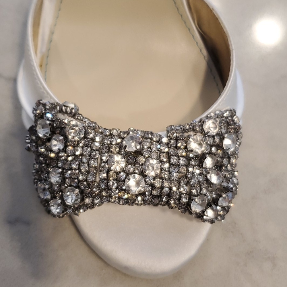 Shoes - Picture 4 of 8